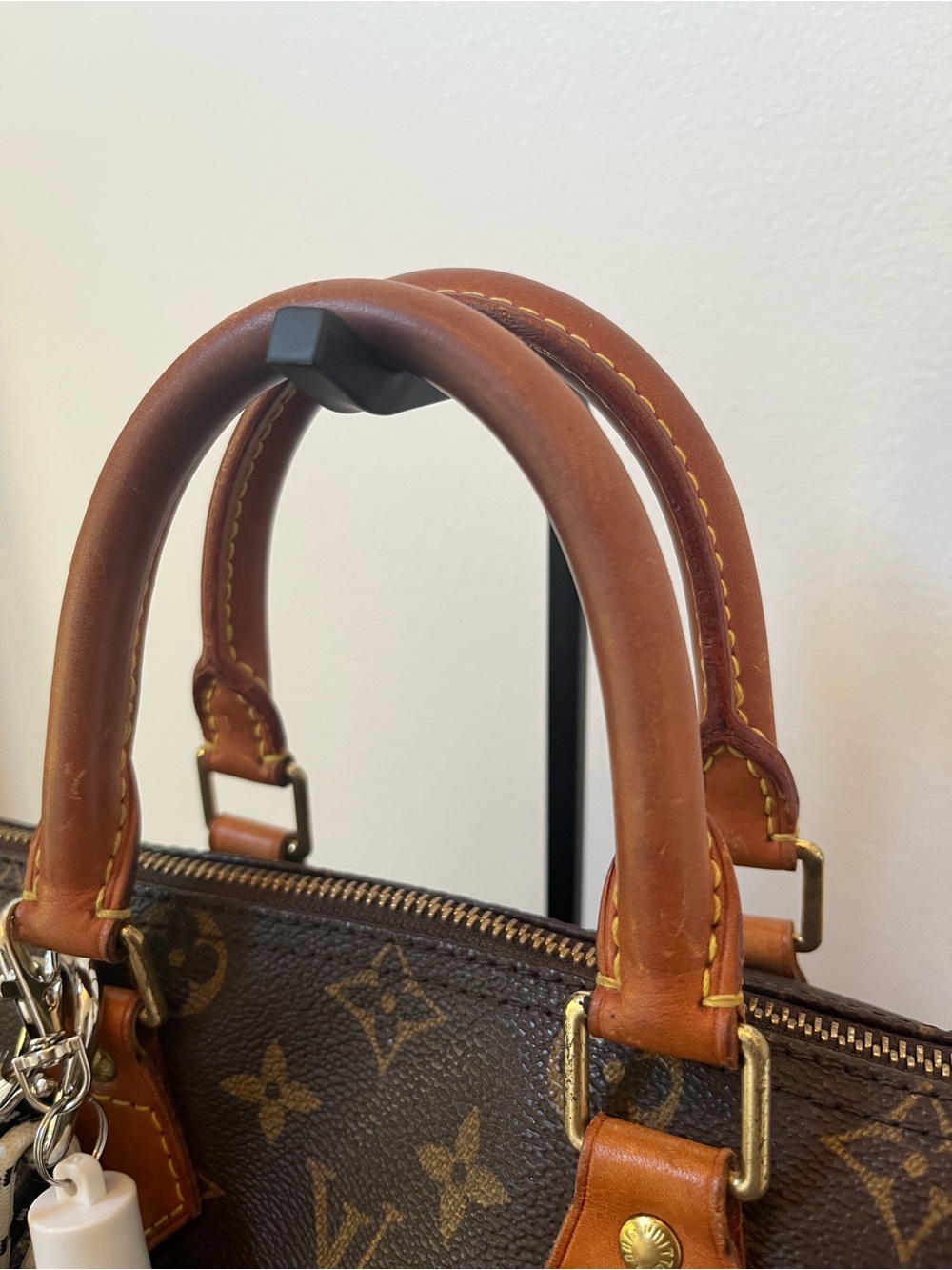 Authentic Louis Vuitton Speedy 25 - Picture 2 of 13